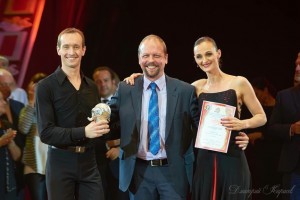 Dutch Juggling Tango Duo receives Silver Elephant prize